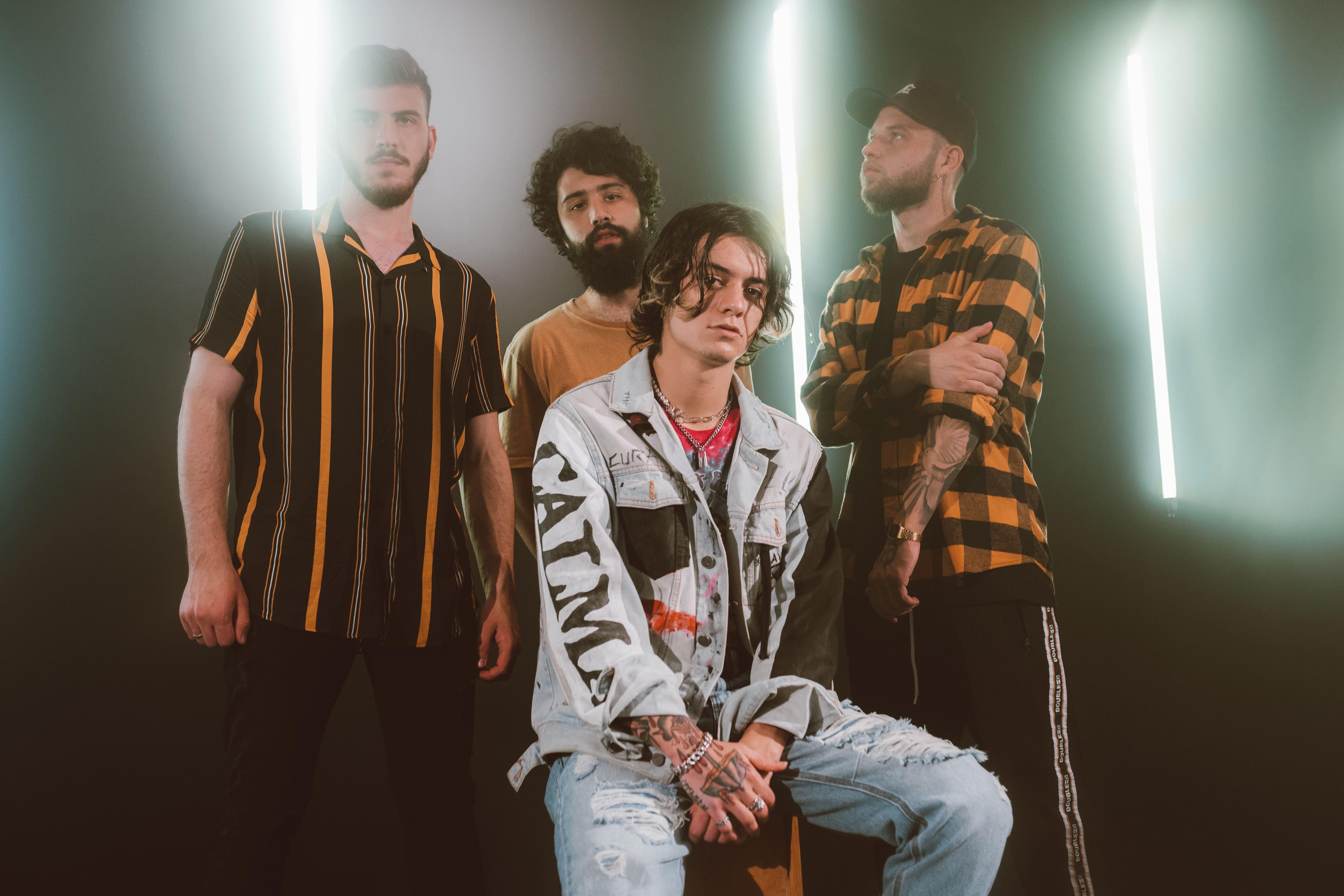 Novo som do grupo ga&uacute;cho tamb&eacute;m ganhou um videoclipe