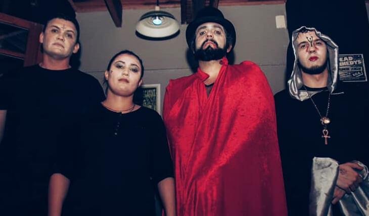 A Black Moon Riders exorciza seus dem&ocirc;nios com performances marcantes e figurinos aut&ecirc;nticos
