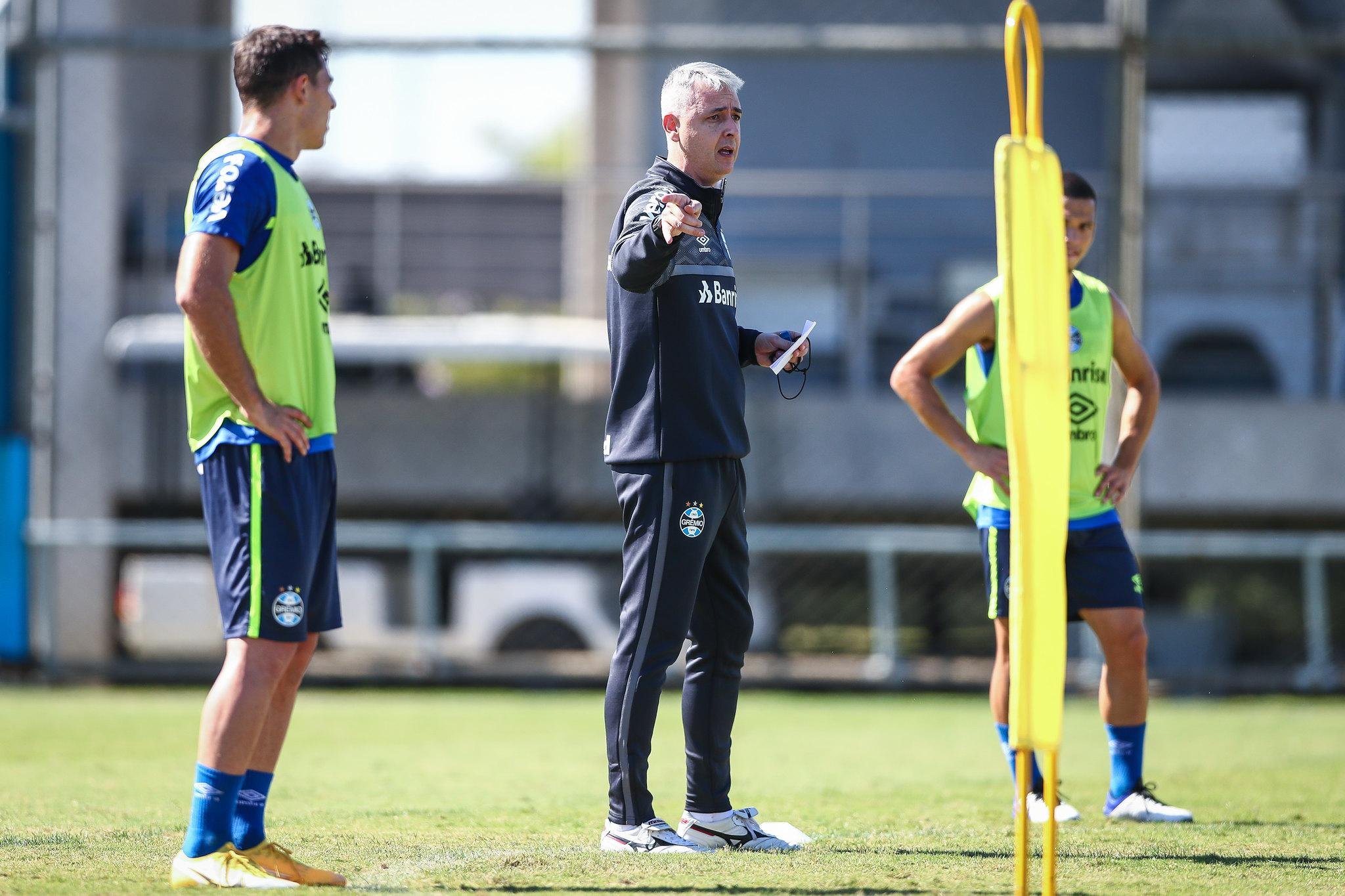 Tiago Nunes estreia no comando do Gr&ecirc;mio diante do Ypiranga