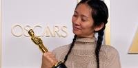 Zhao se tornou a primeira asiática e segunda mulher a vencer o Oscar na categoria de melhor direção