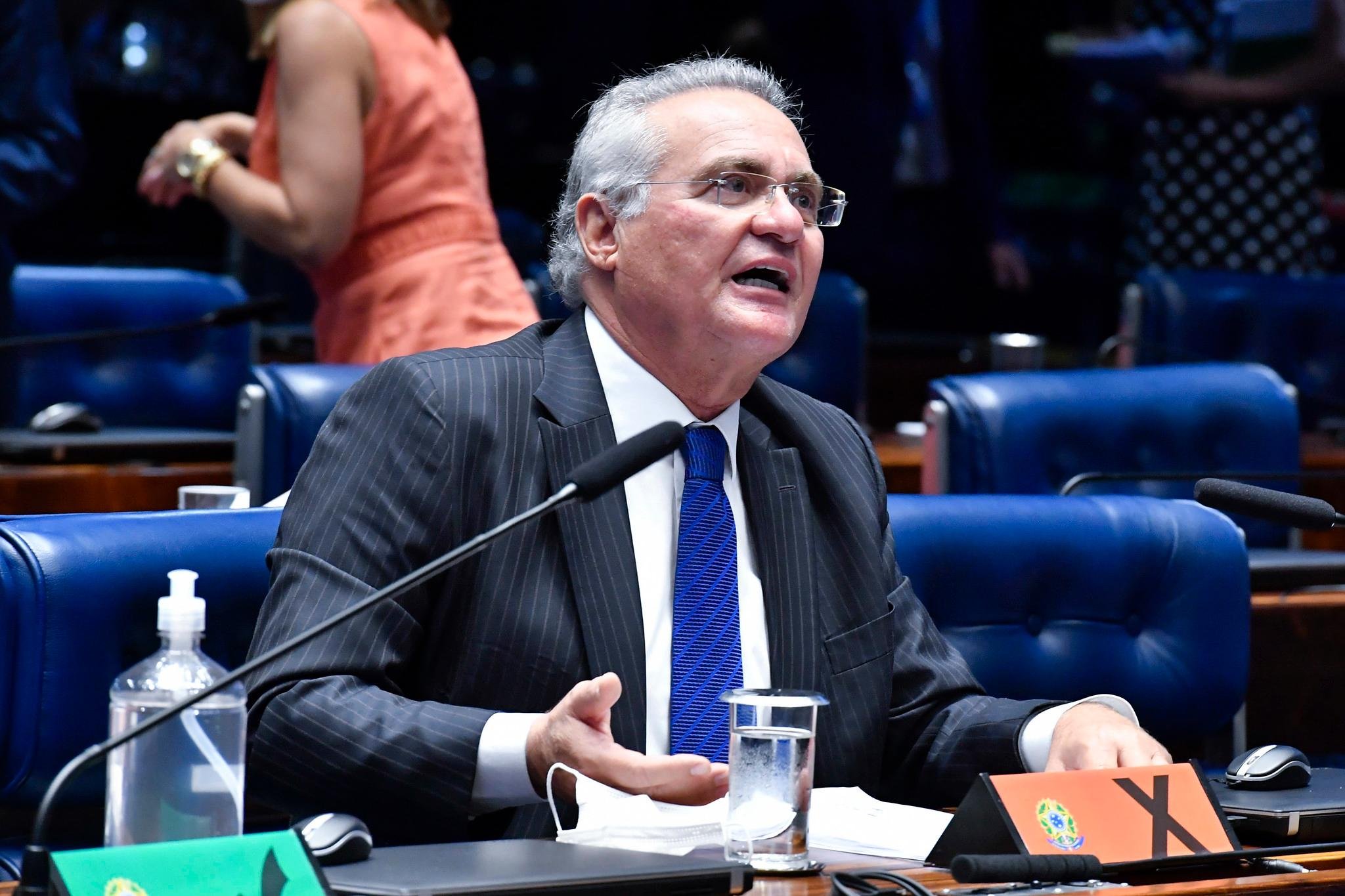 Acordo firmado com governistas determinou que Omar Aziz ser&aacute; presidente e Renan relator do colegiado