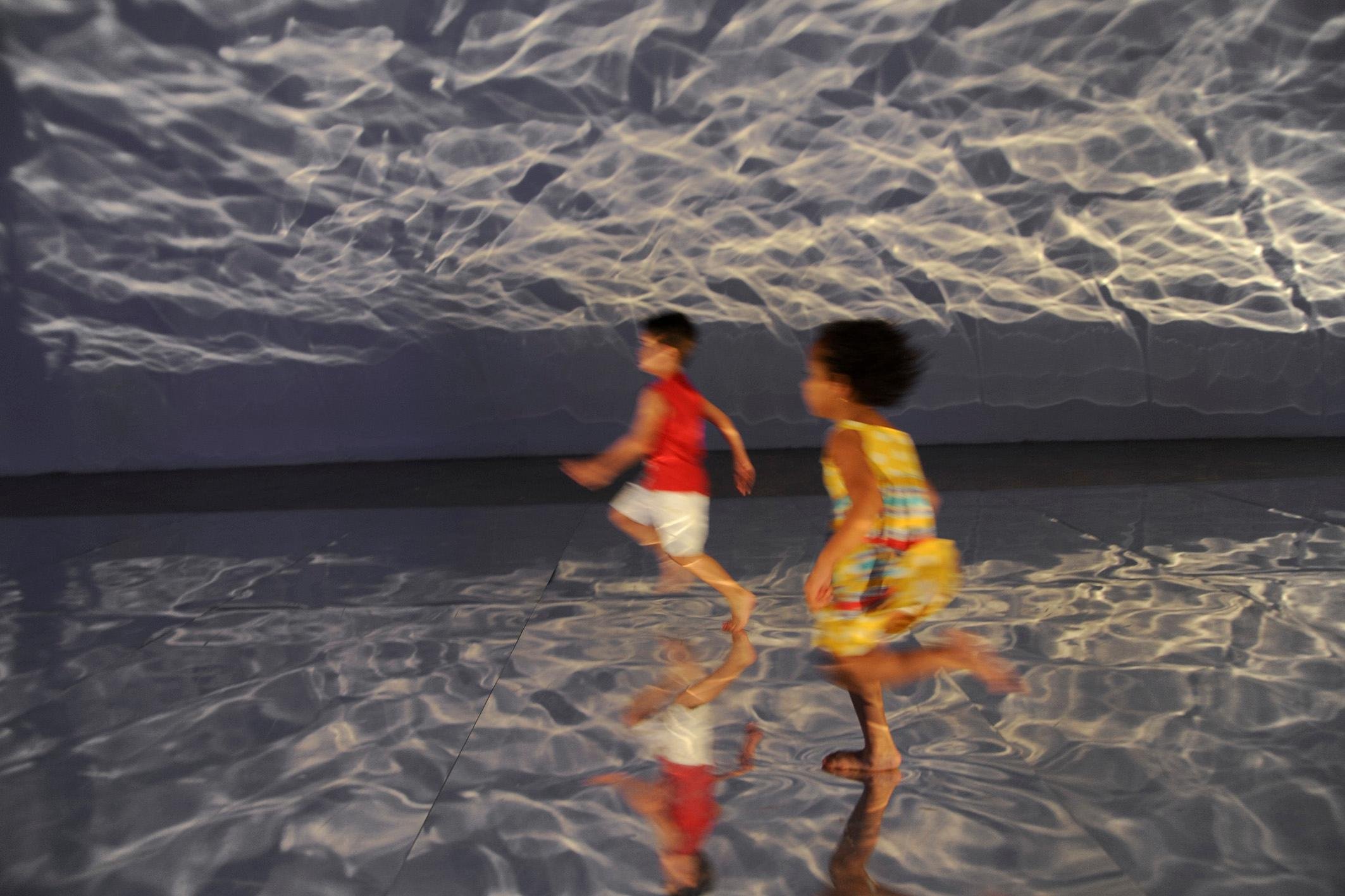 Obra "&Aacute;gua" de Raquel Kogan e Rejane Cantoni