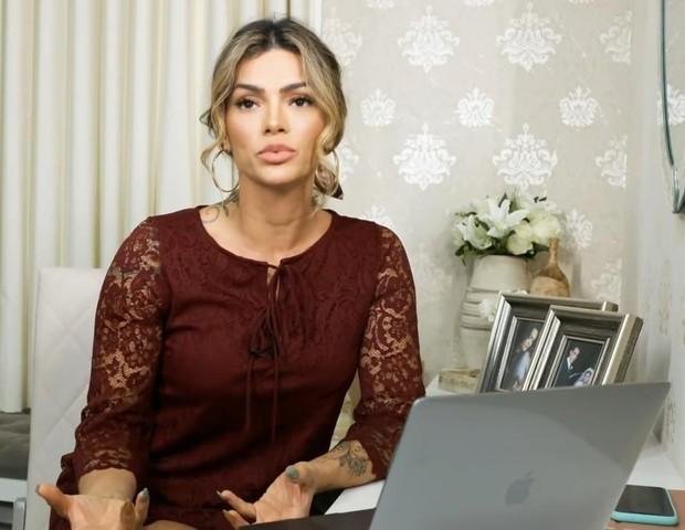 Em "Tudo sobre minha psor&iacute;ase" cantora desmistifica a doen&ccedil;a, que afeta 2,5 milh&otilde;es de brasileiros e pode levar &agrave; ansiedade e depress&atilde;o