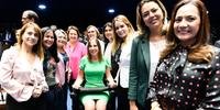 Após crítica de Flávio Bolsonaro, a bancada feminina do Senado promete estar diuturnamente na CPI da Covid-19