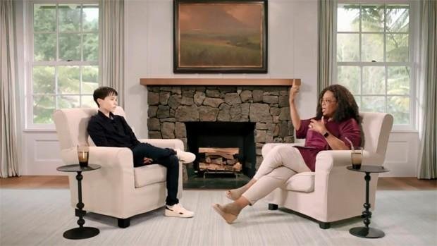 Em entrevista para Oprah Winfrey, para o quadro "The Oprah Conversation", o ator falou sobre a transi&ccedil;&atilde;o pela primeira vez na TV