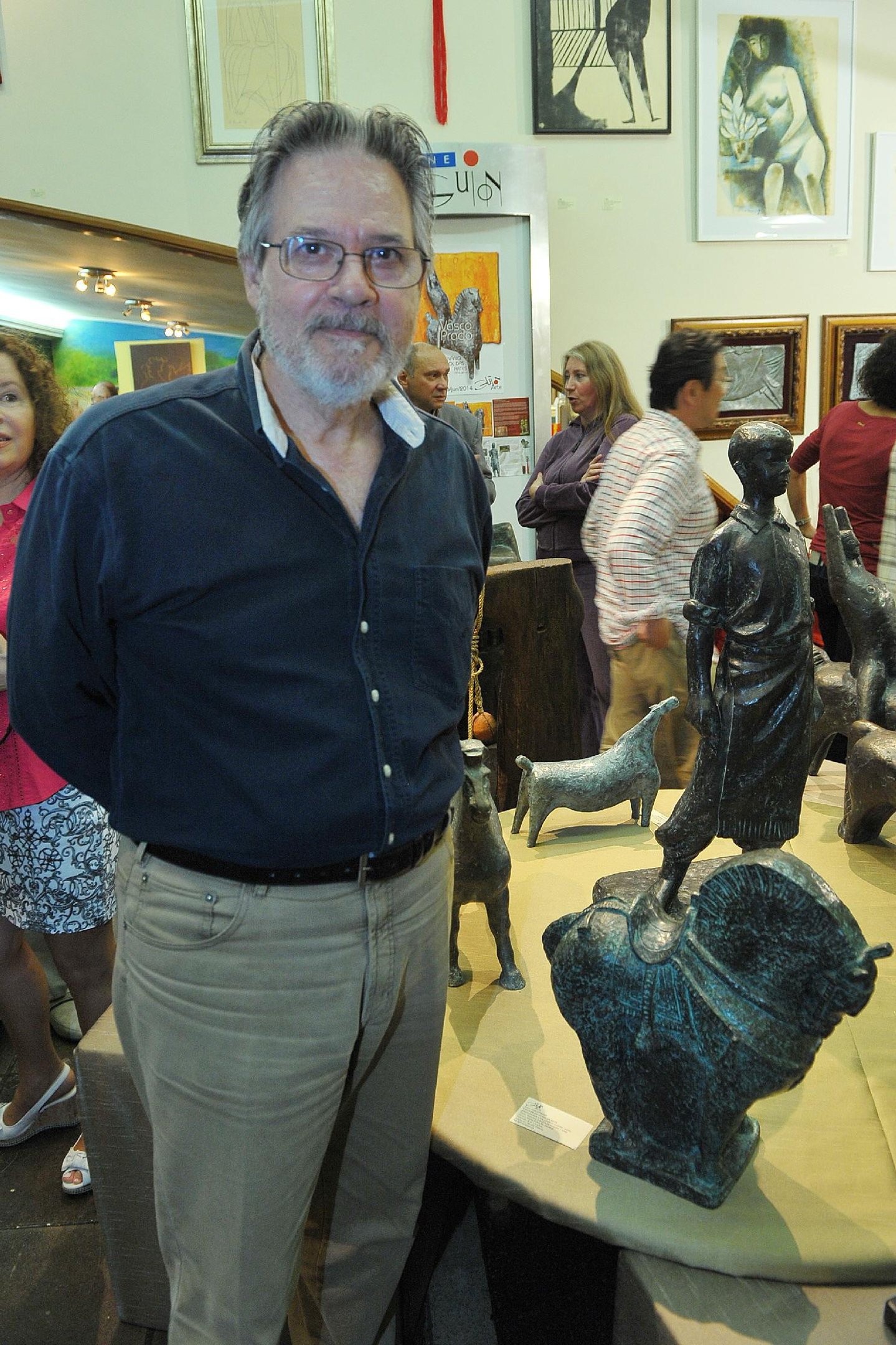 Dono do cinema Guion, Carlos Schmidt, em exposi&ccedil;&atilde;o anterior &agrave; pandemia