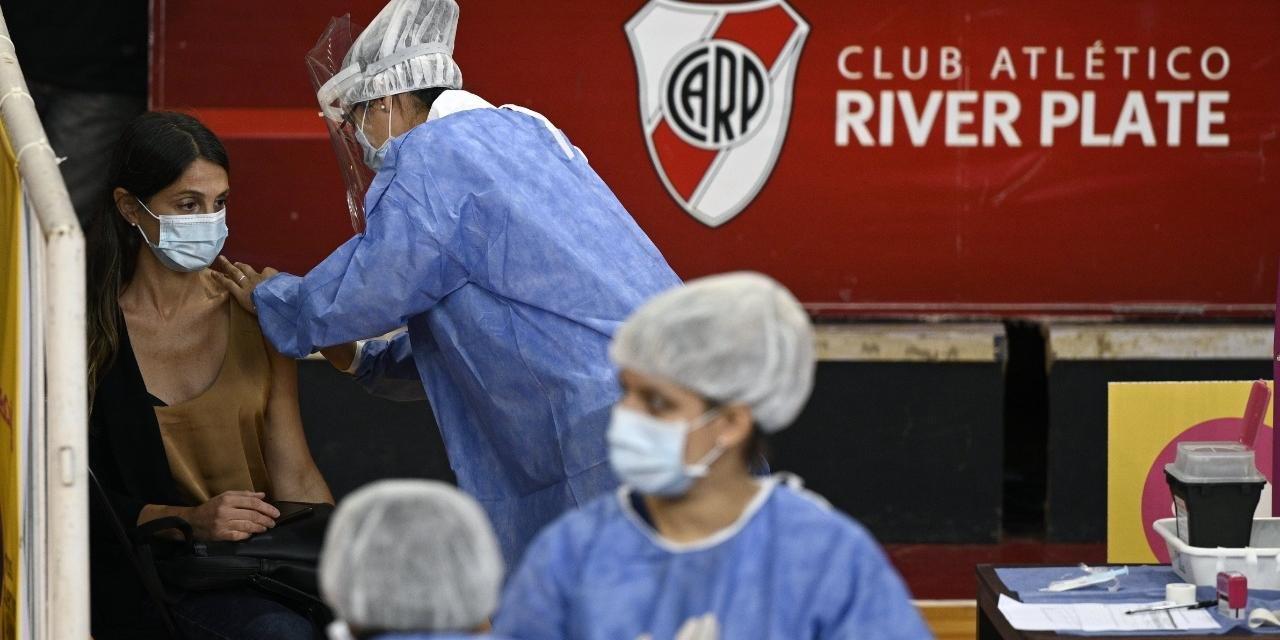 Vacina&ccedil;&atilde;o ocorre de maneira lenta no pa&iacute;s