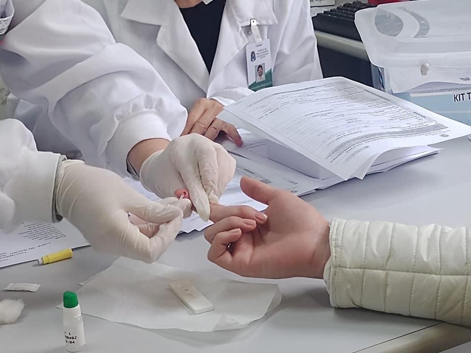 Profissionais que testaram positivo foram afastados e encaminhados para o servi&ccedil;o de sa&uacute;de para isolamento