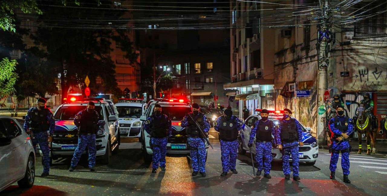 Locais de encontros foram ocupados para impedir desrespeito aos decretos