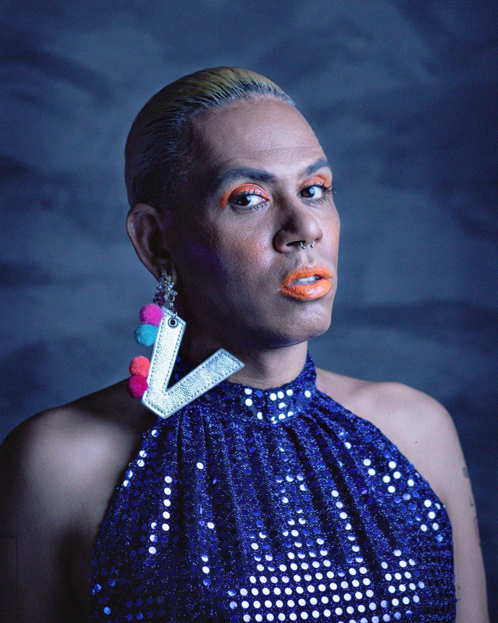A cantora, atriz, DJ e int&eacute;rprete Val&eacute;ria Barcellos se apresenta hoje no Quarenten&aacute;lia, ao lado do multiartista Rafael Er&ecirc;, no viol&atilde;o