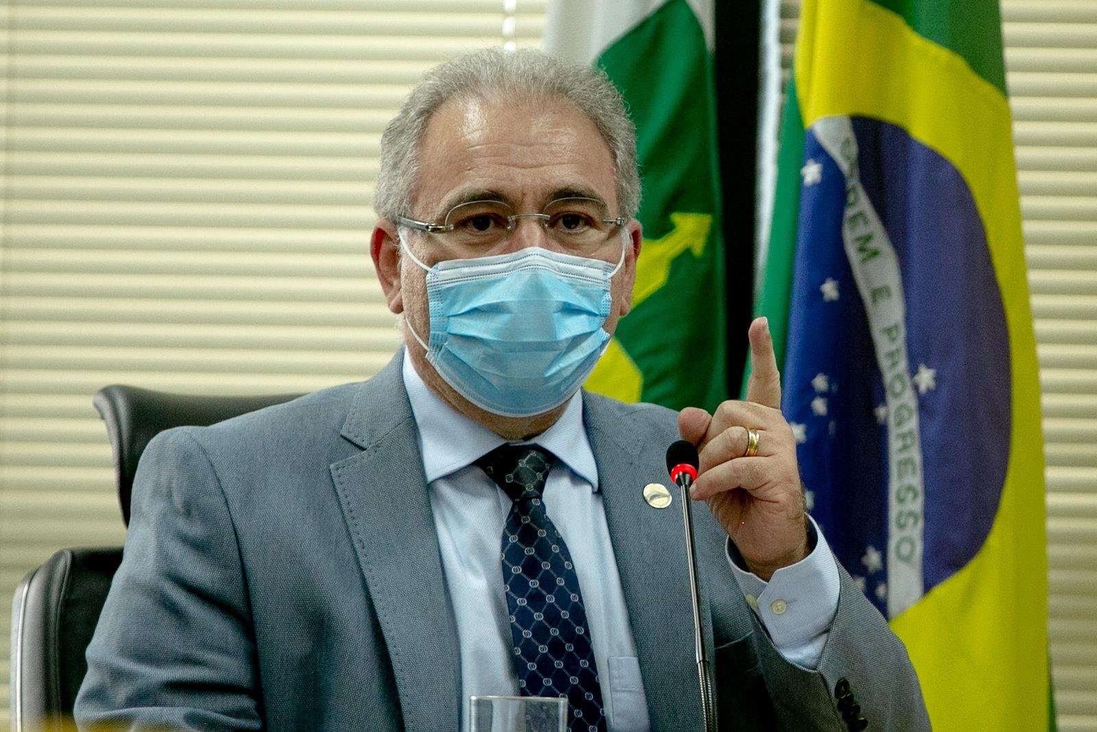 "Estarei sempre &agrave; disposi&ccedil;&atilde;o do Congresso", disse Queiroga
