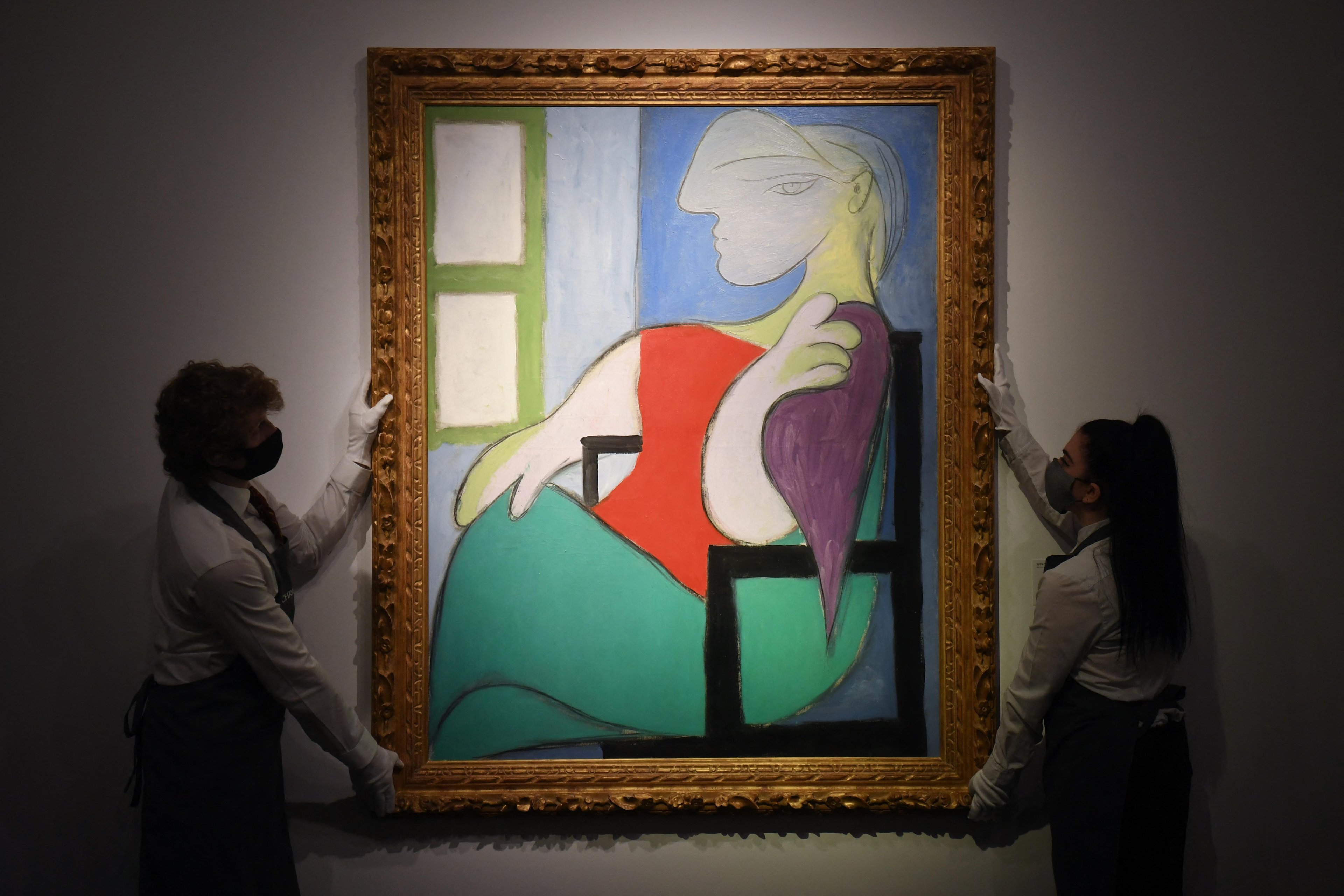 A obra, que representa a amante e musa de Picasso, Marie-Th&eacute;r&egrave;se Walter, quase dobrou o valor da estimativa inicial divulgada pela Christie's, de 55 milh&otilde;es de d&oacute;lares