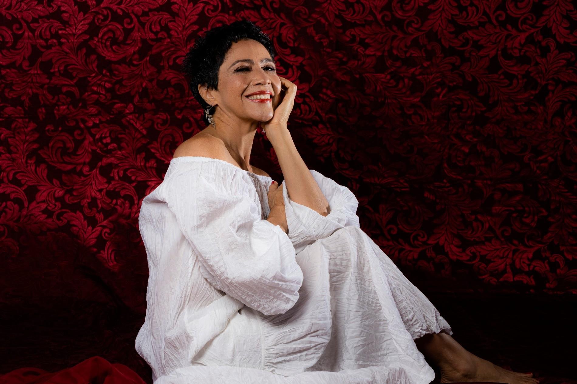 A po&eacute;tica do feminino sagrado est&aacute; presente em trabalho de Val&eacute;ria Oliveira