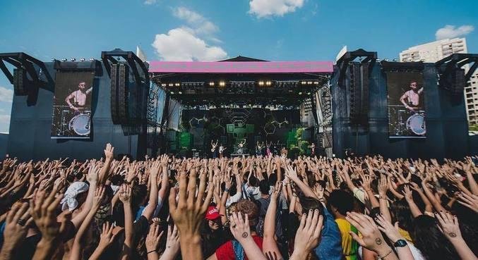 Artistas j&aacute; anunciados para 2021 est&atilde;o confirmados para 2022 no Coala Festival