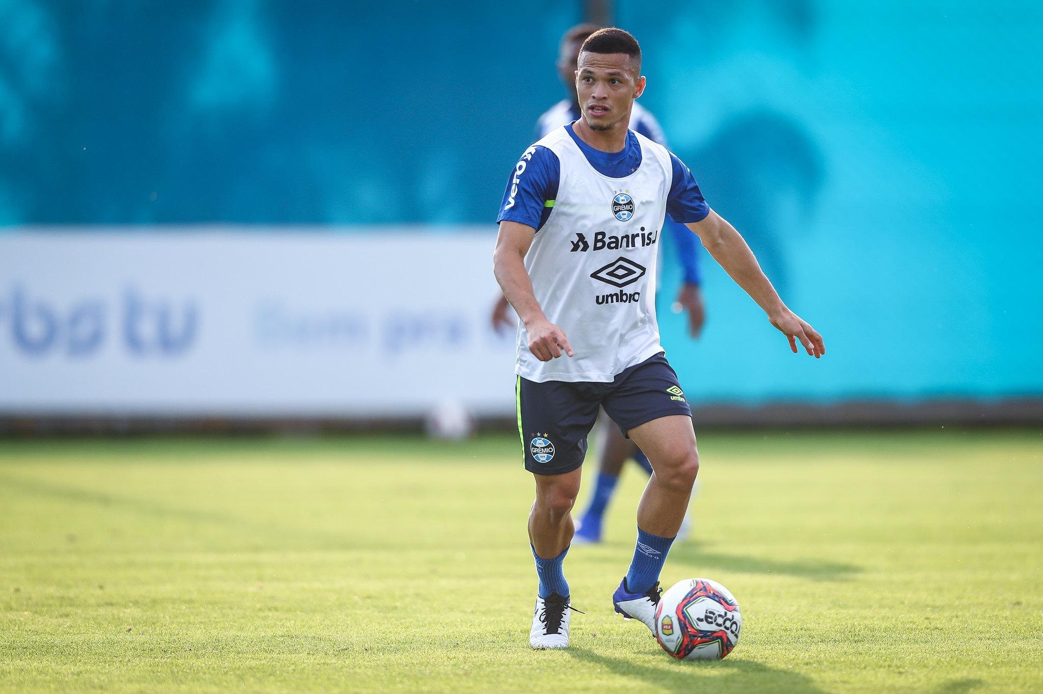 Darlan elogiou novo t&eacute;cnico do Gr&ecirc;mio e celebrou utiliza&ccedil;&atilde;o da base no grupo principal
