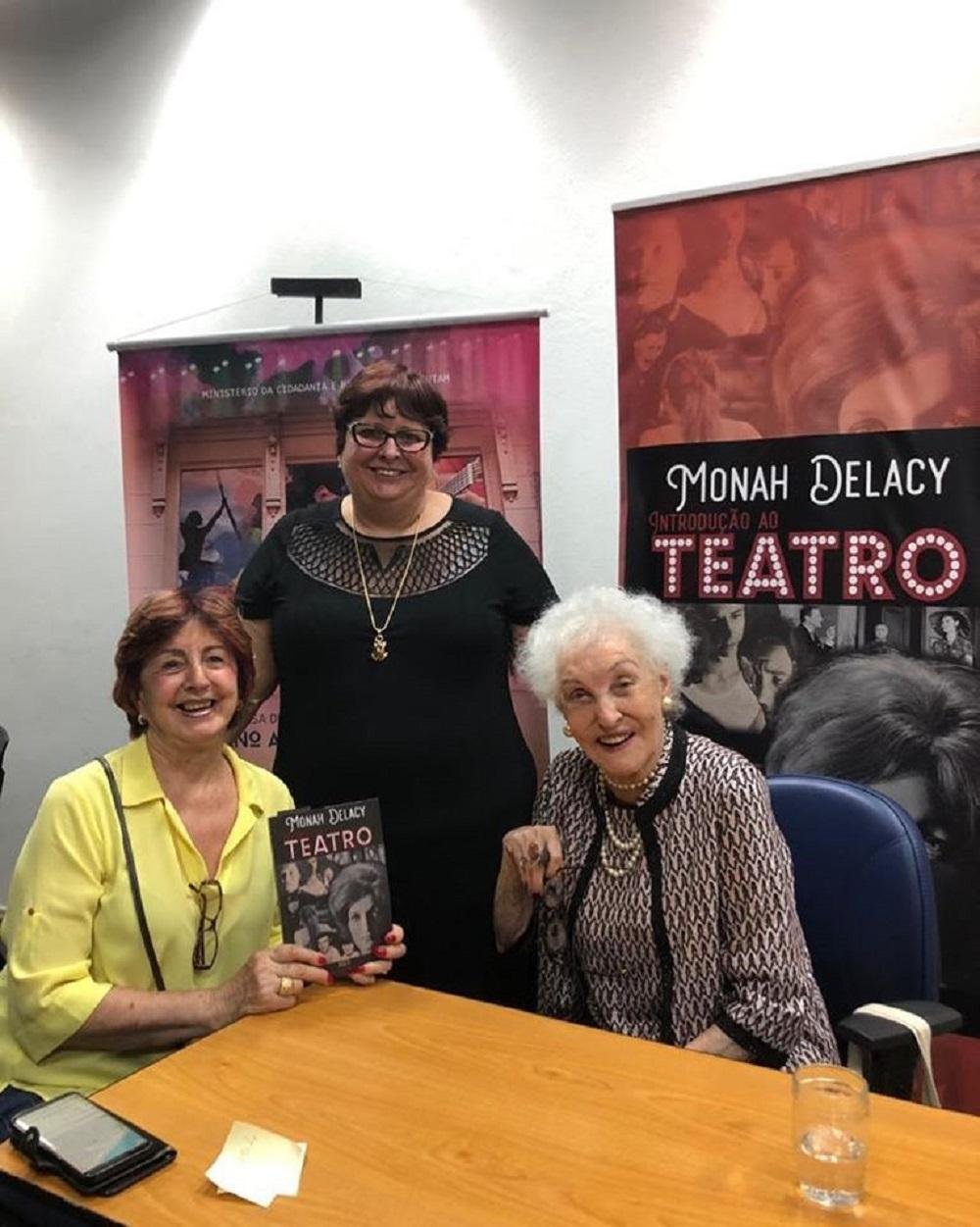 Liana Zogni, Cida Herok e Monah Delacy em evento da Cida Cultural em 2019