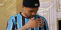Douglas Costa já está regularizado para atuar pelo Grêmio