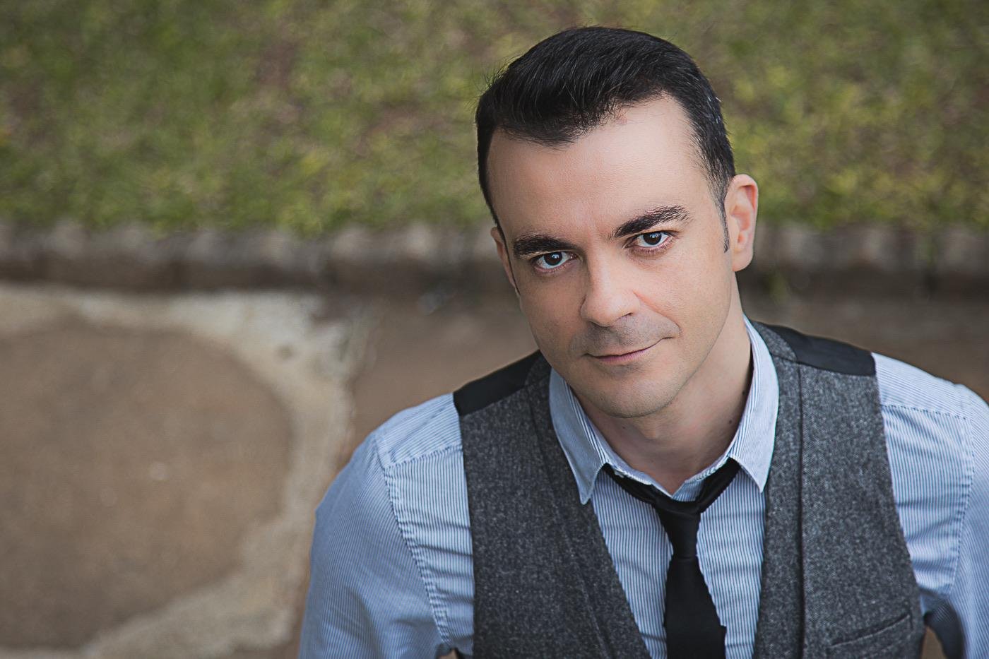 Tenor AFl&aacute;vio Leite executar&aacute; com o pianista Andr&eacute; Carrara uma das obras mais importantes do repert&oacute;rio para piano e voz: &ldquo;Dichterliebe&rdquo; (&ldquo;Amor de Poeta&rdquo;, em portugu&ecirc;s), de Robert Schumann, que descreve a trajet&oacute;ria do amor dentro do cora&ccedil;&atilde;o de um poeta.