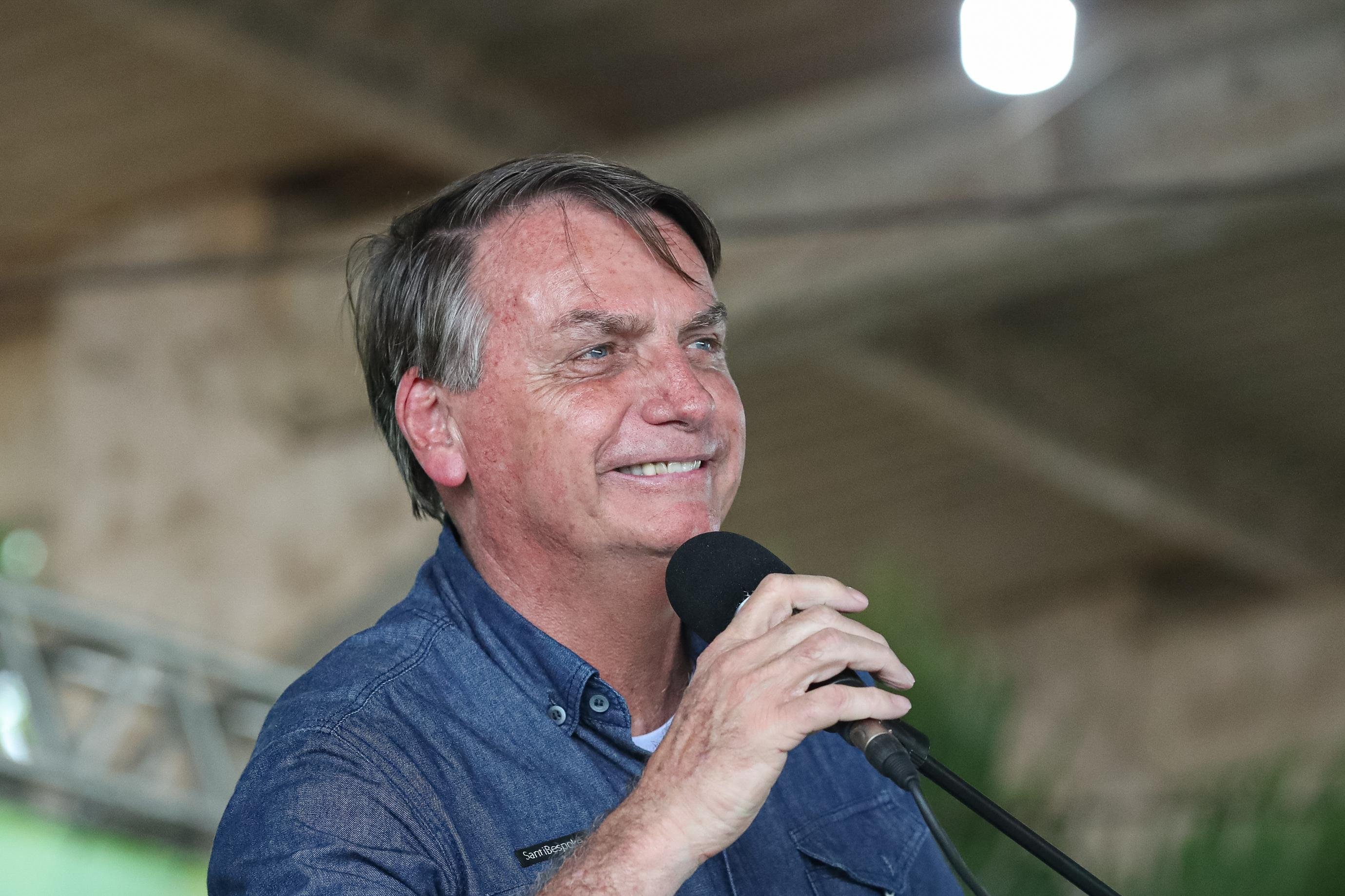 Presidente deve viajar para o Equador ainda neste domingo