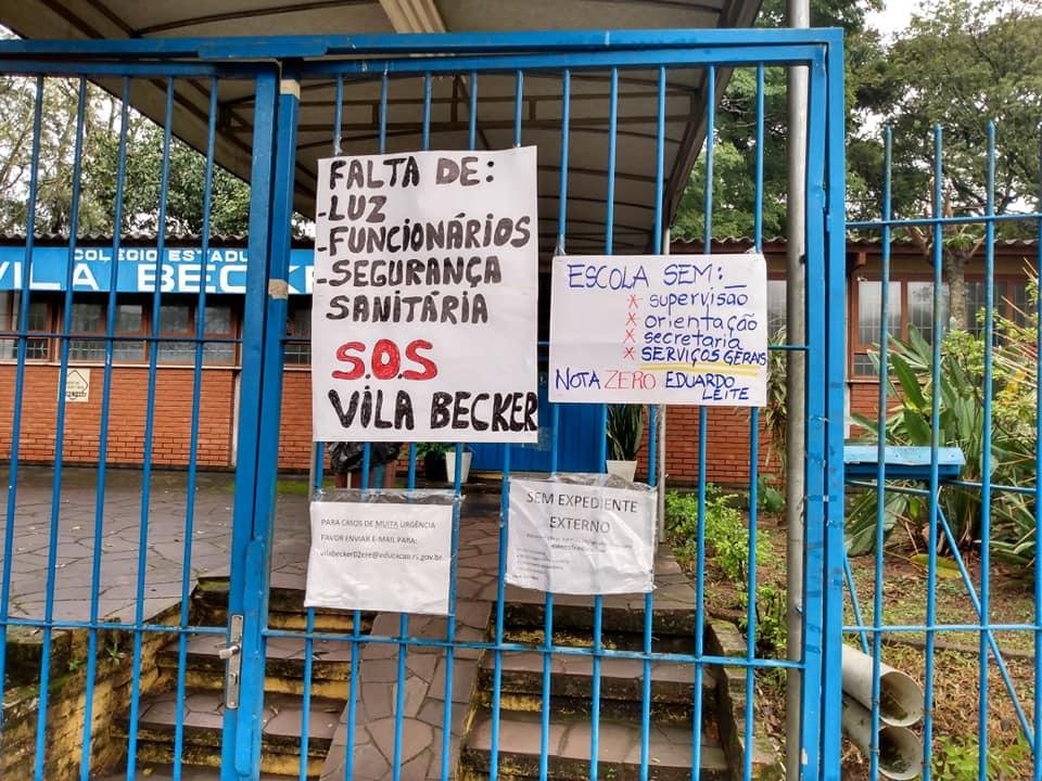 Protesto de pais e alunos ocorreu no &uacute;ltimo s&aacute;bado