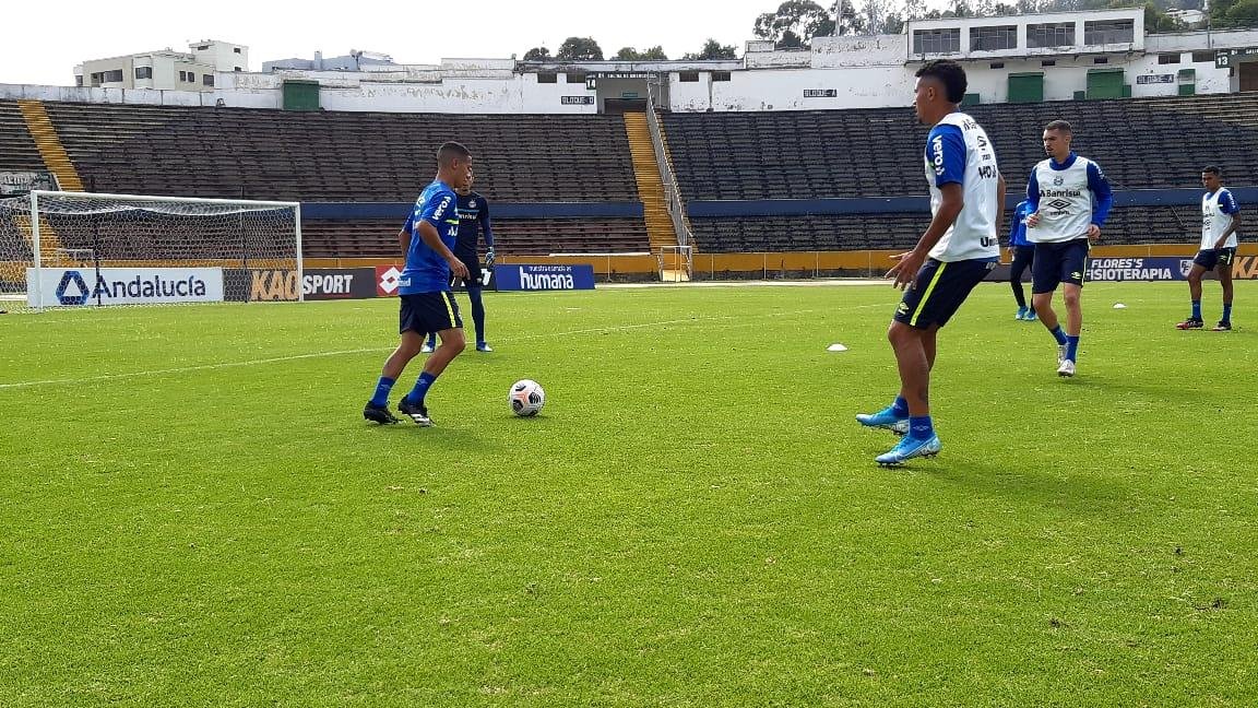 Gr&ecirc;mio viajou ao Equador com grupo repleto de jovens