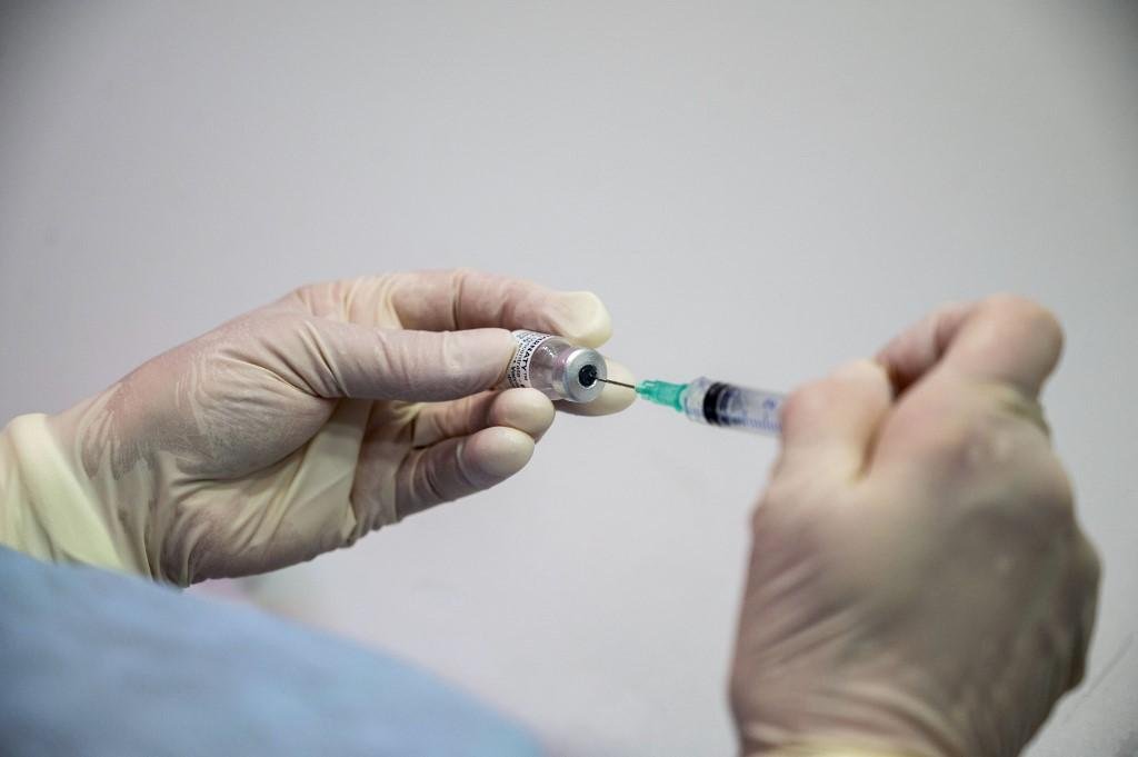 De acordo com o governo, o programa est&aacute; pendente apenas pela aprova&ccedil;&atilde;o da ag&ecirc;ncia reguladora local do imunizante desenvolvido pela Pfizer/BioNTech