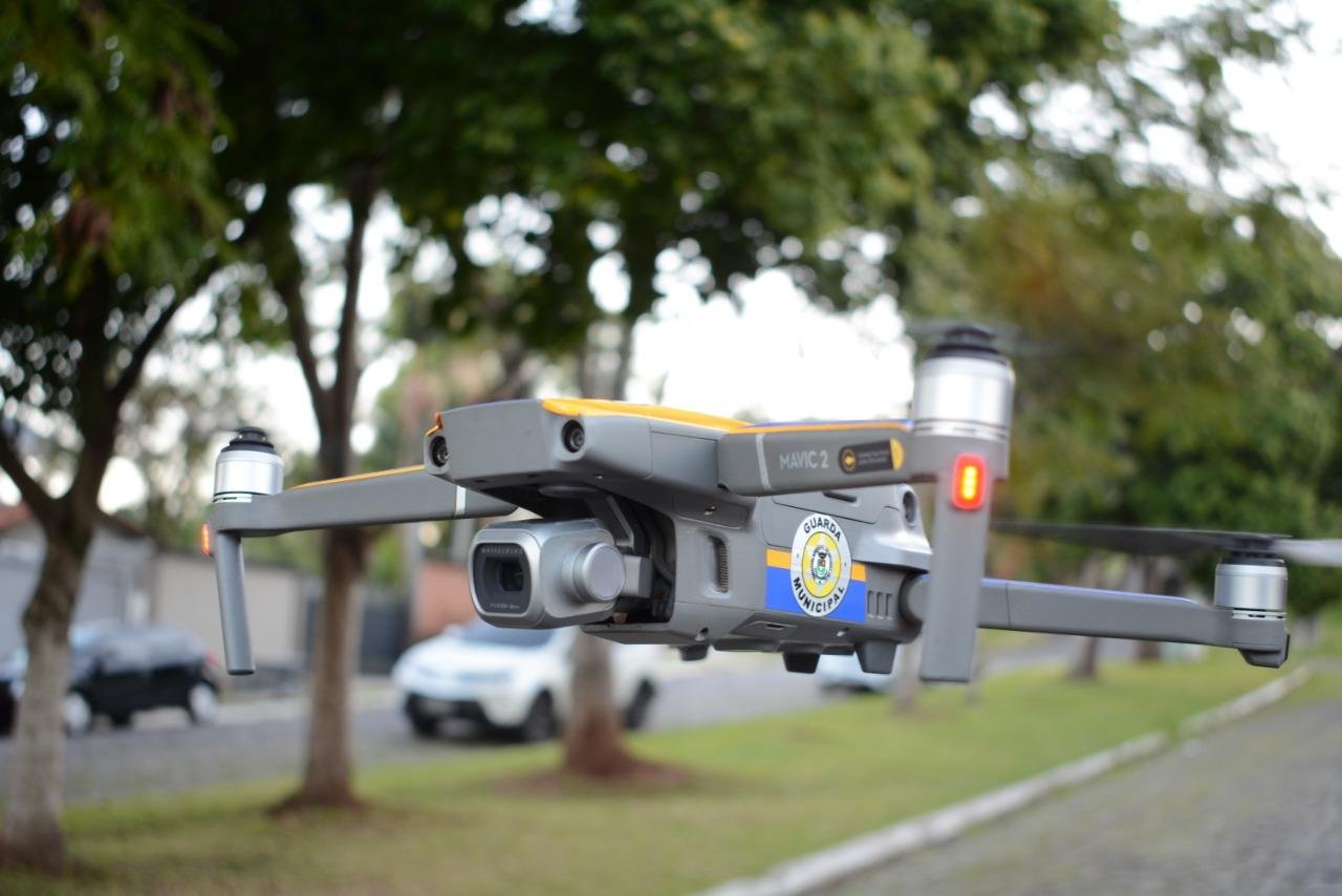 Equipamento tem um alcance de at&eacute; oito quil&ocirc;metros de dist&acirc;ncia e capacidade de at&eacute; 40 minutos de voo
