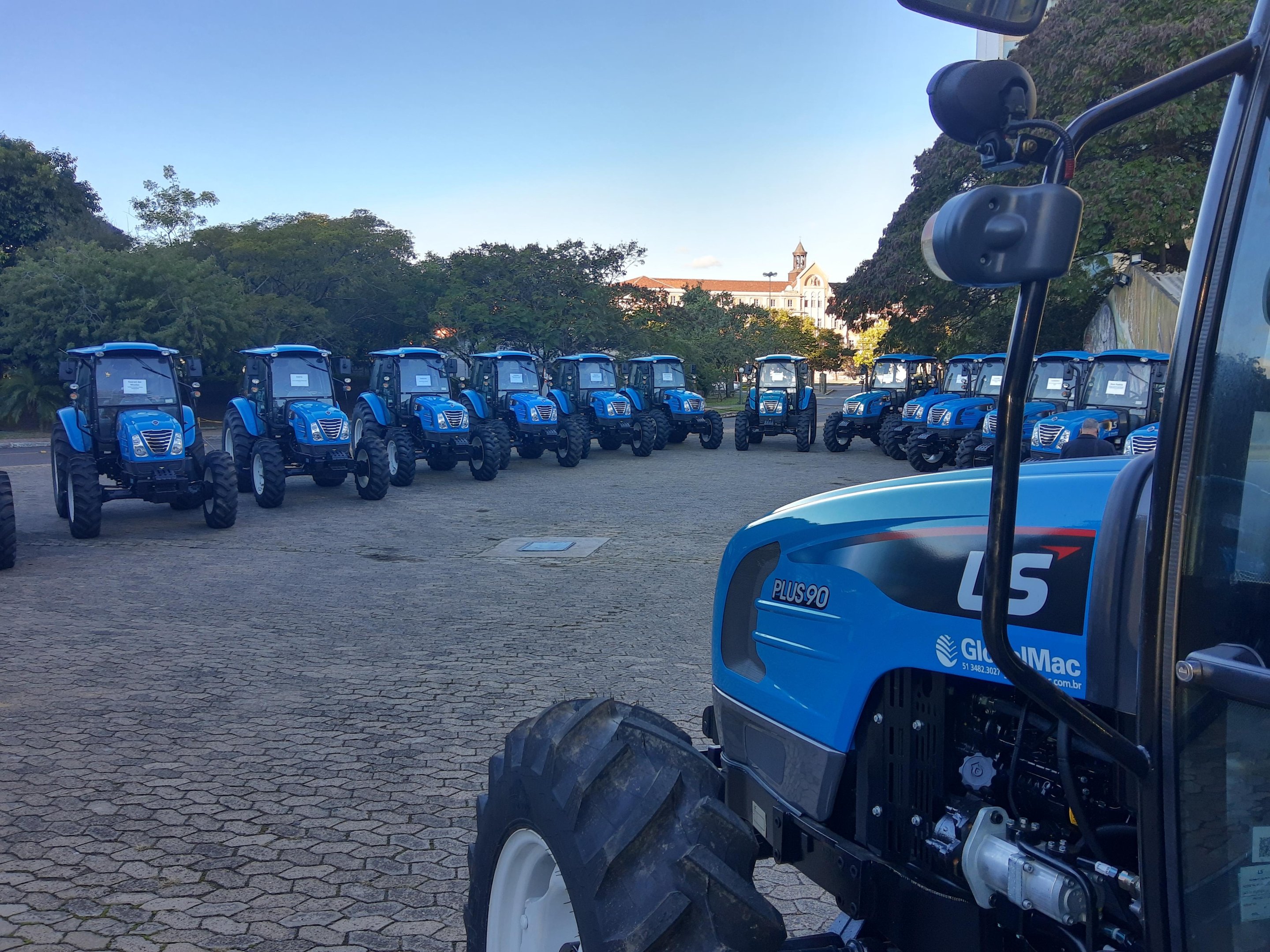 M&aacute;quinas da LS Tractor ser&atilde;o usadas na forma&ccedil;&atilde;o de 5 mil estudantes ga&uacute;chos