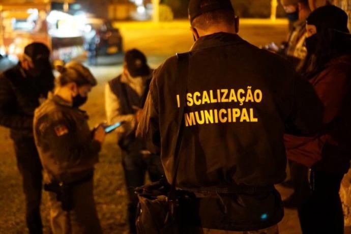 Servidores emitiram 11 notifica&ccedil;&otilde;es por consumo de bebida alco&oacute;lica em via p&uacute;blica e outras oito por n&atilde;o uso de m&aacute;scara