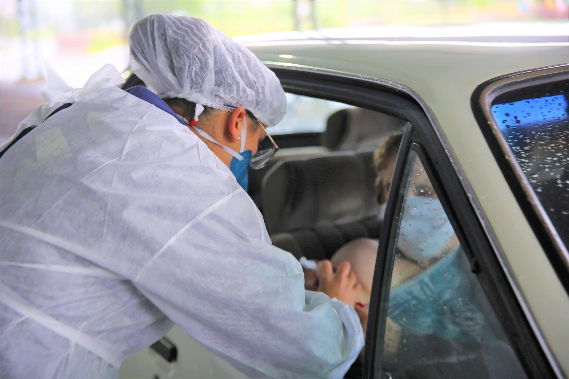 A vacina&ccedil;&atilde;o na Universidade de Caxias do Sul &ndash; Campus Farroupilha, em formato drive-thru