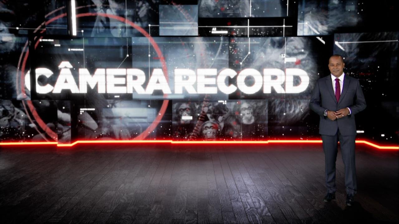 Luiz Fara Monteiro apresenta o programa C&acirc;mera Record