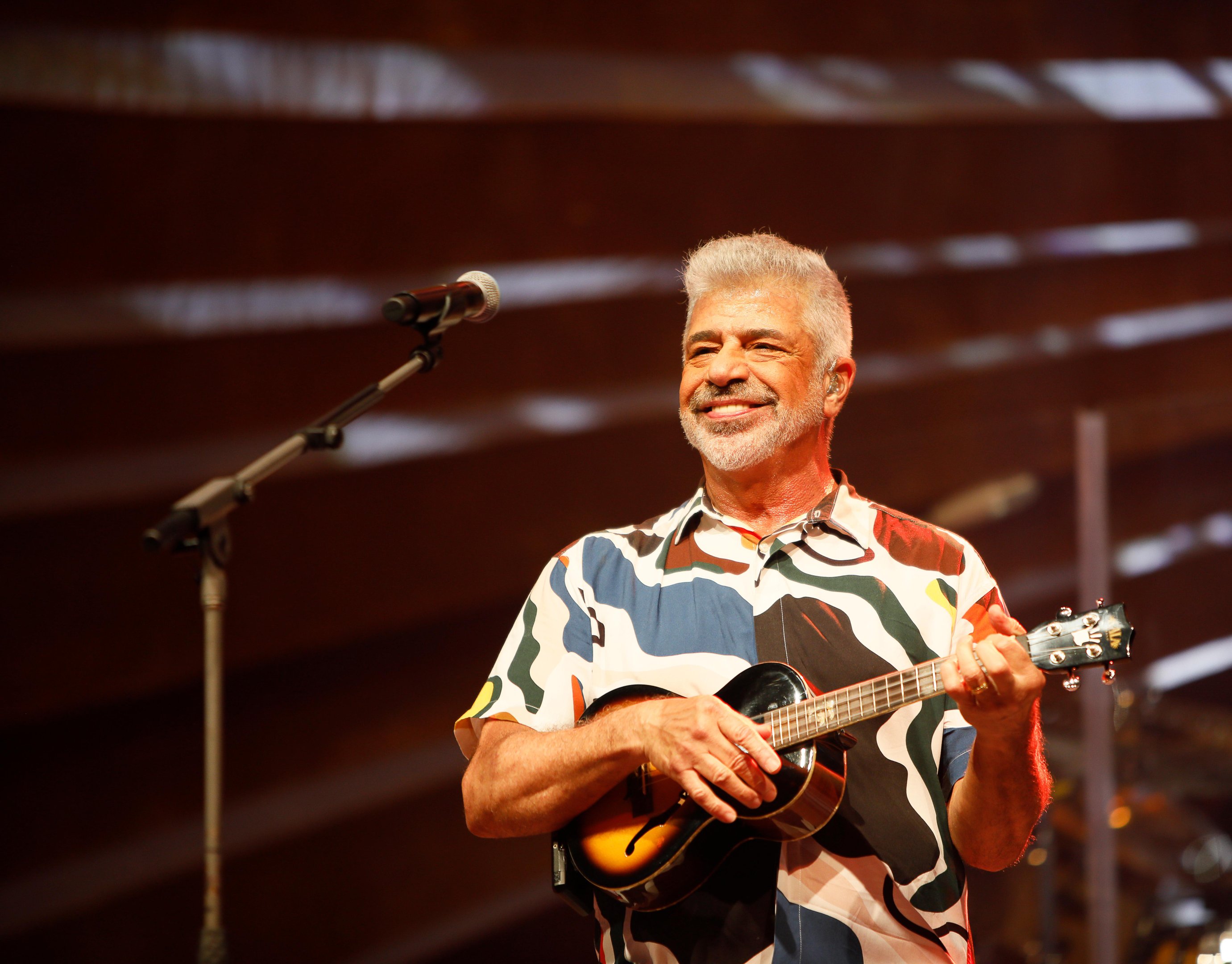 &ldquo;Hit&rdquo; e as pr&oacute;ximas can&ccedil;&otilde;es do pr&oacute;ximo EP que o m&uacute;sico est&aacute; trabalhando ser&atilde;o lan&ccedil;adas pelo selo Pancho Sonido, que ser&aacute; administrado por seu marido, Clebson Teixeira