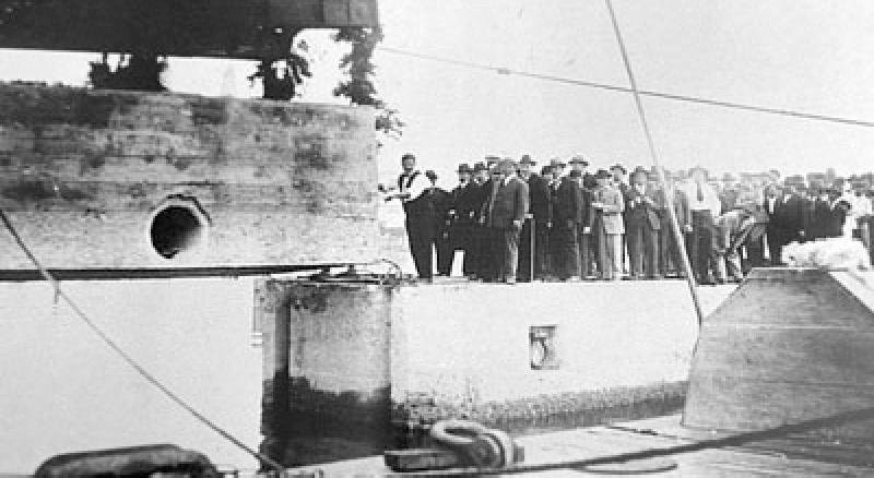 Presidente Borges de Medeiros, em visita &agrave;s obras do cais do porto