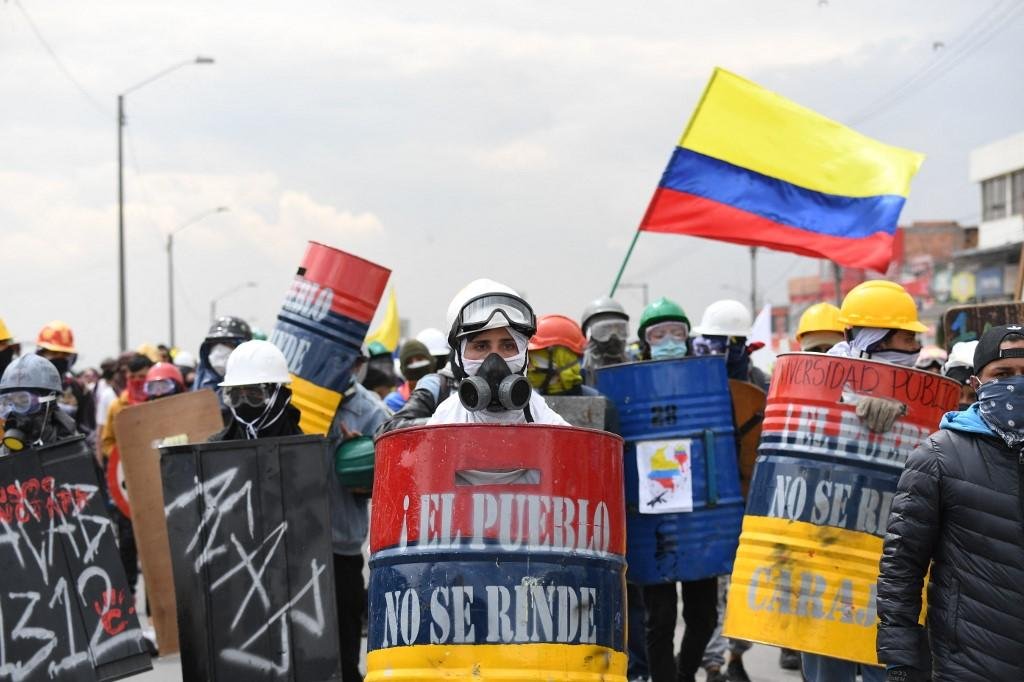 Em um m&ecirc;s de protestos, 59 pessoas morreram, segundo relatos da Defensoria e autoridades civis
