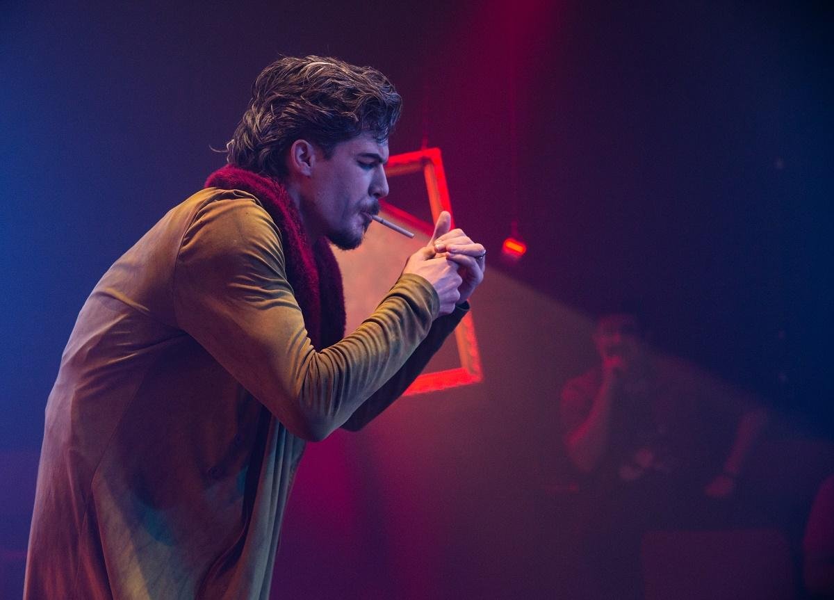 Jo&atilde;o Petrillo em "Os Males do Fumo" de Anton Tchekhov