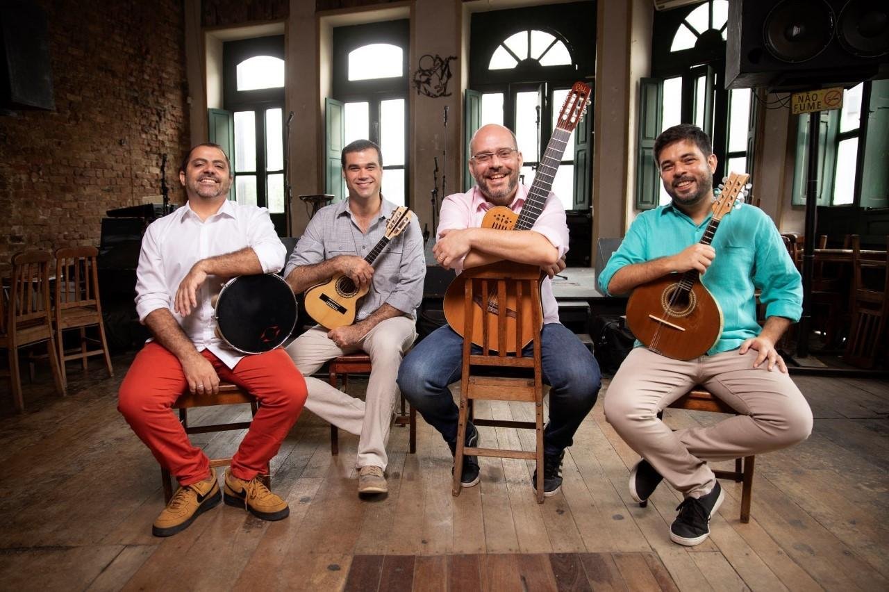 O grupo de samba carioca Casuarina faz apresenta&ccedil;&atilde;o gratuita