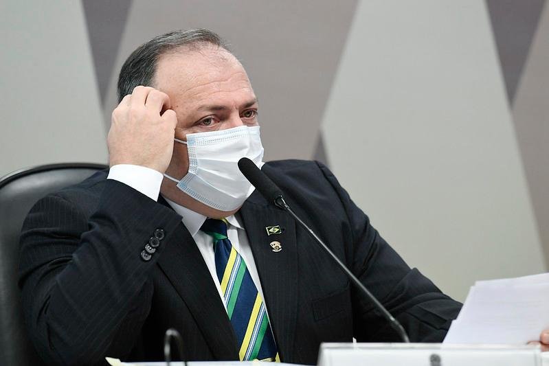 Minist&eacute;rio paralelo orientou Pazuello sobre crise de oxig&ecirc;nio em Manaus