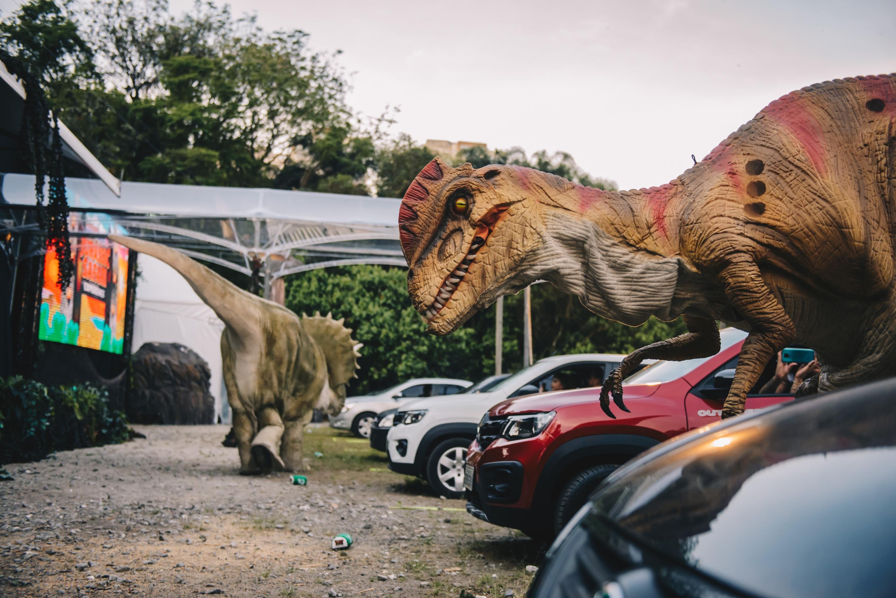 Atra&ccedil;&atilde;o que passou pelo Rio de Janeiro e S&atilde;o Paulo conta a hist&oacute;ria de um grupo de cientistas que recriou dinossauros de diversos per&iacute;odos, a partir do DNA de f&oacute;sseis.