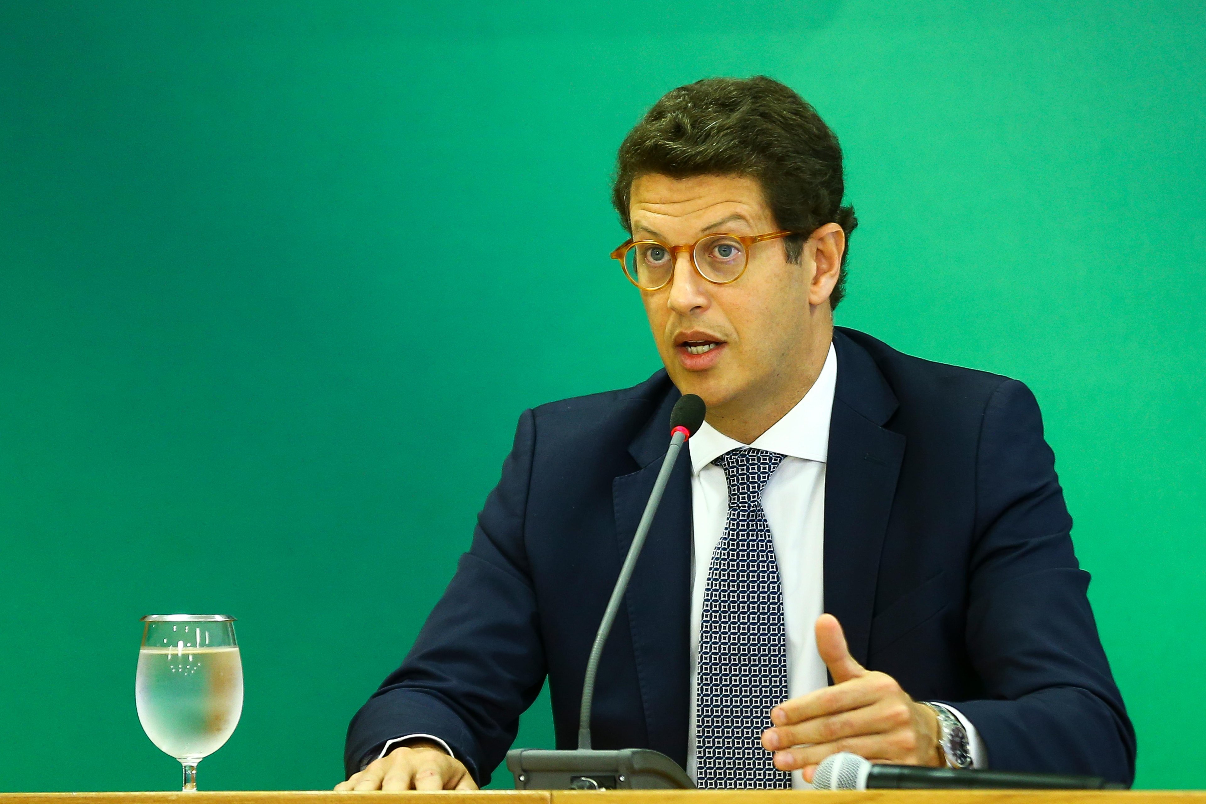 Pedido foi feito com base em suspeita de obstru&ccedil;&atilde;o de Justi&ccedil;a