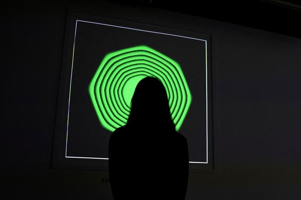 "Quantum", do artista nova-iorquino Kevin McCoy, &eacute; uma anima&ccedil;&atilde;o em forma de oct&oacute;gono