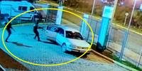Fuga ocorreu em um Volkswagen Passat que aguardava no estacionamento