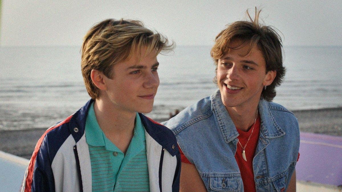 Alex e David se tornam amigos insepar&aacute;veis na Normandia