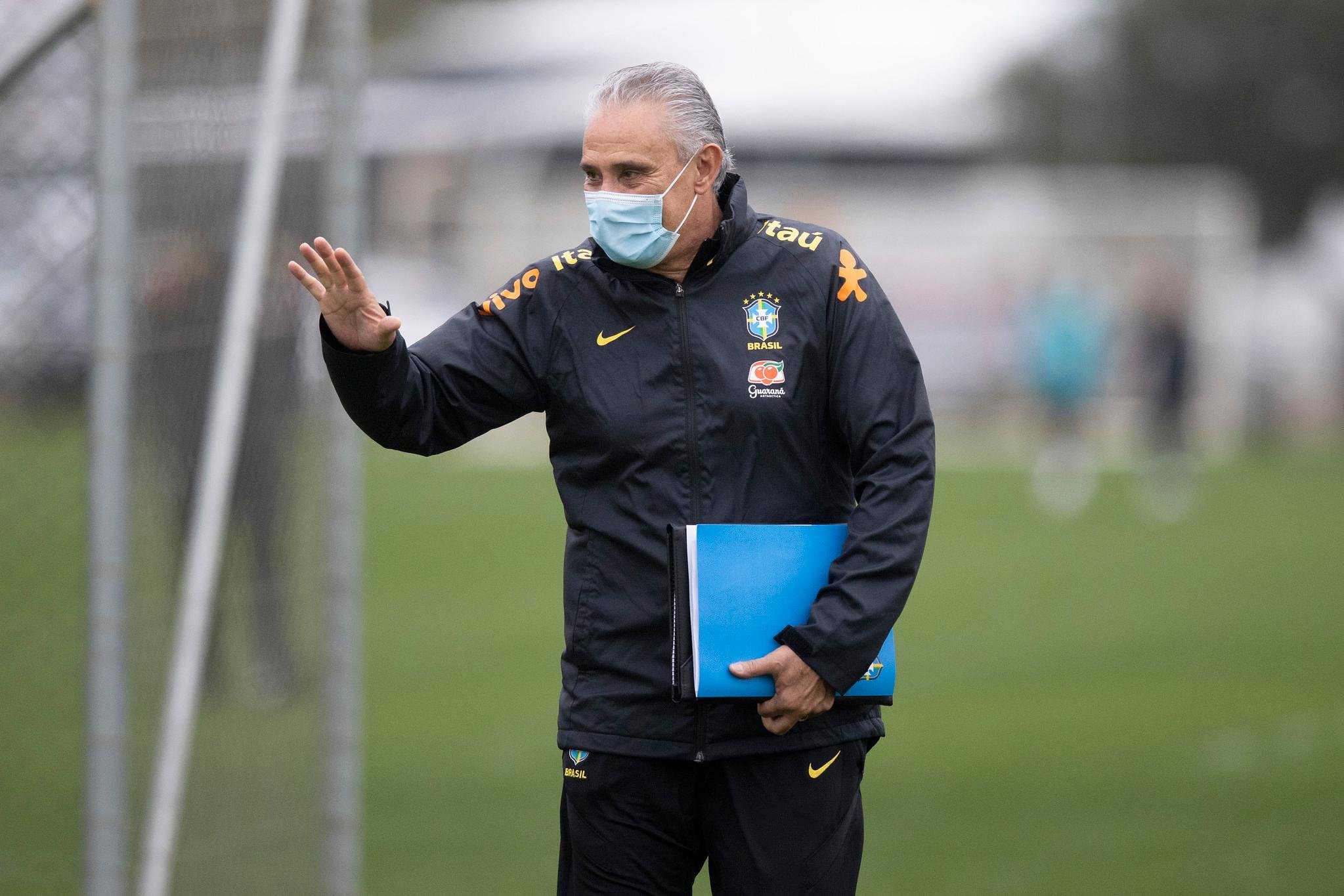 Tite evitou se aprofundarem temas pol&iacute;tica durante sua coletiva