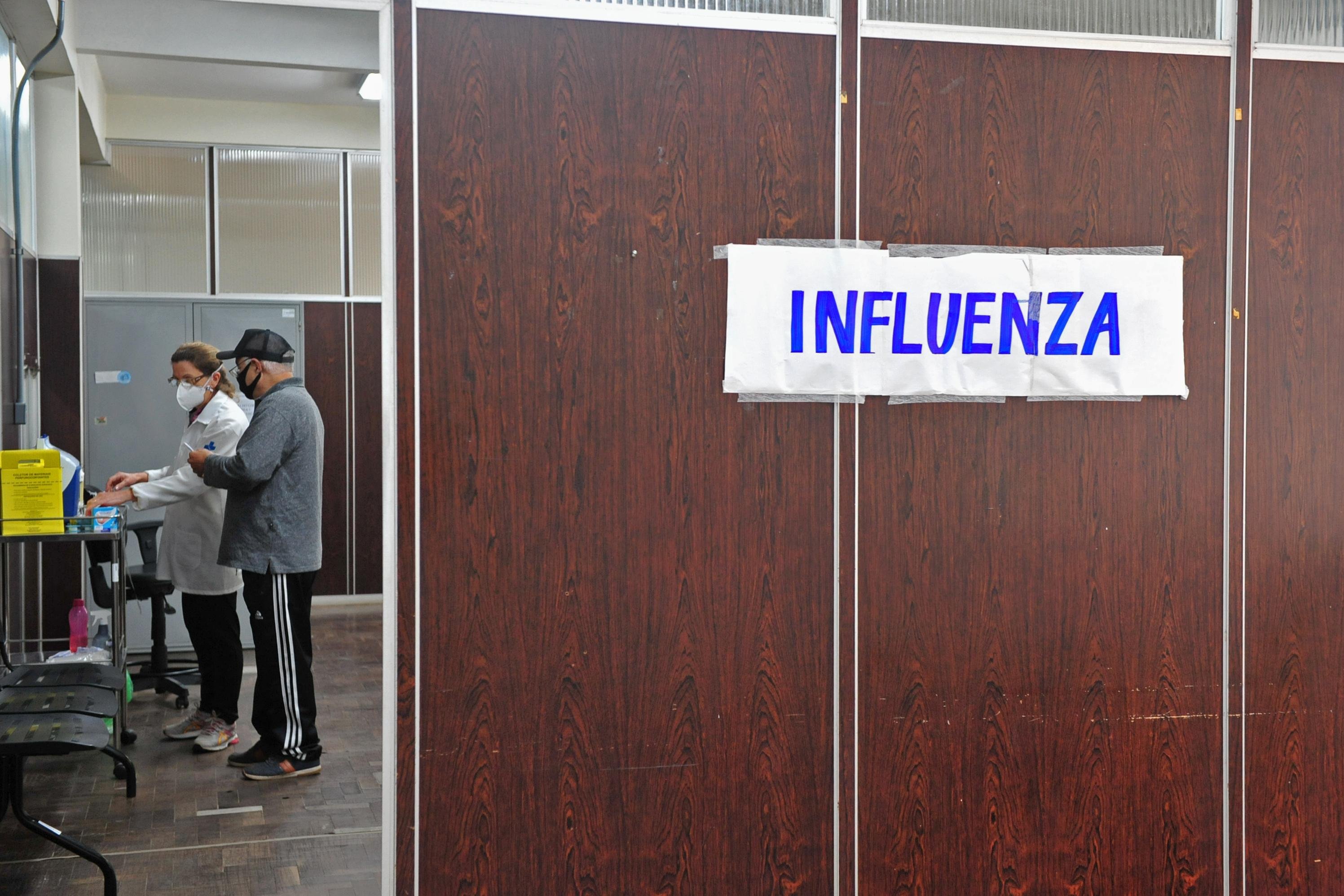 Vacina protege contra tr&ecirc;s tipos de v&iacute;rus influenza: H1N1, H3N2 e B