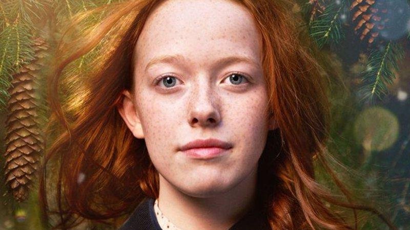 Amybeth McNulty, conhecida como a protagonista de &ldquo;Anne With An E&rdquo;, interpretar&aacute; Vickie, uma nerd falante que faz parte da banda do col&eacute;gio
