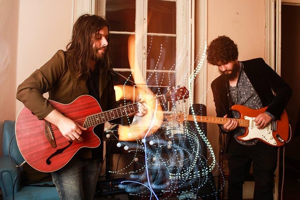O trabalho de Bodji remete a Velvet Underground com T. Rex, Kula Shaker e The Vaccines
