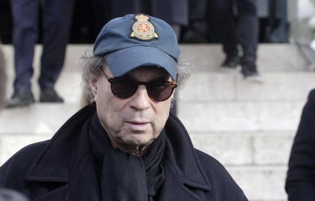 Dennis Berry durante o funeral de Anna Karina em dezembro de 2019, no Cemit&eacute;rio P&egrave;re Lachaise, em Paris