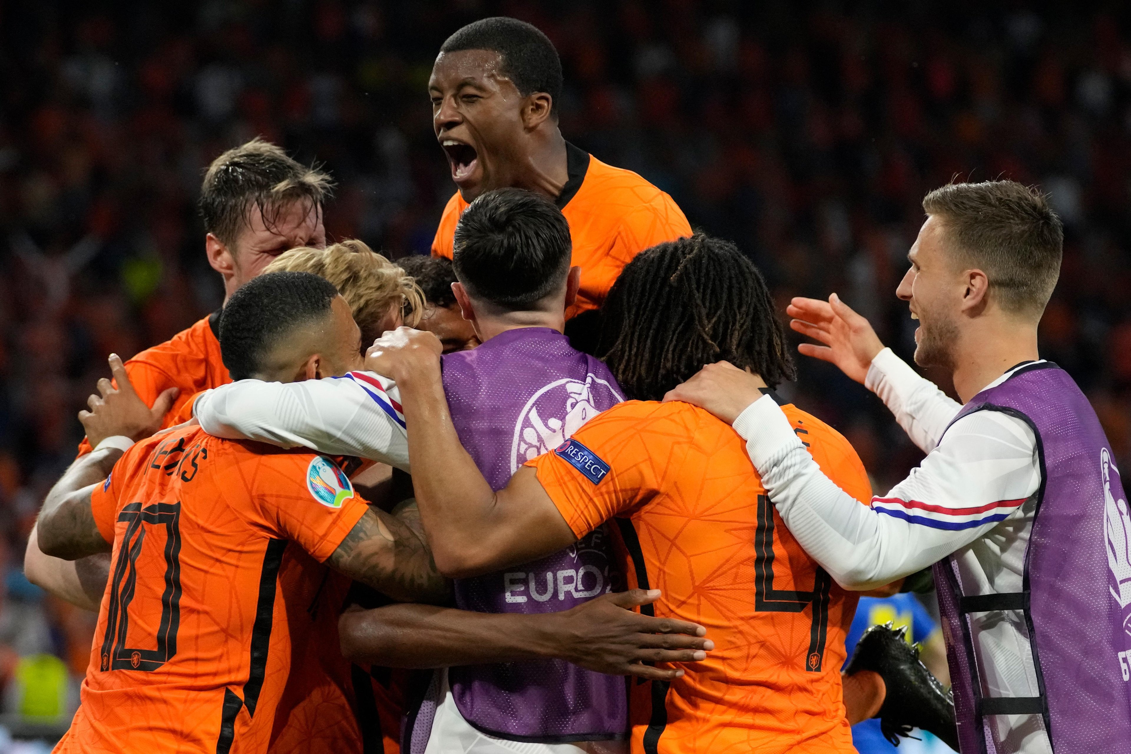 Holanda venceu em casa por 3 a 2