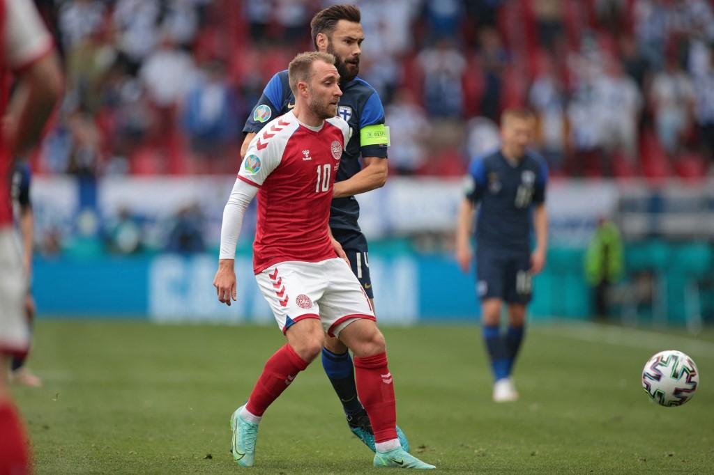 Christian Eriksen vai "reestrear" pela Dinamarca