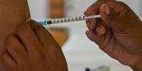 Sociedade Brasileira de Imunizações aconselha que segunda dose seja feita após 30 dias dos primeiros sintomas